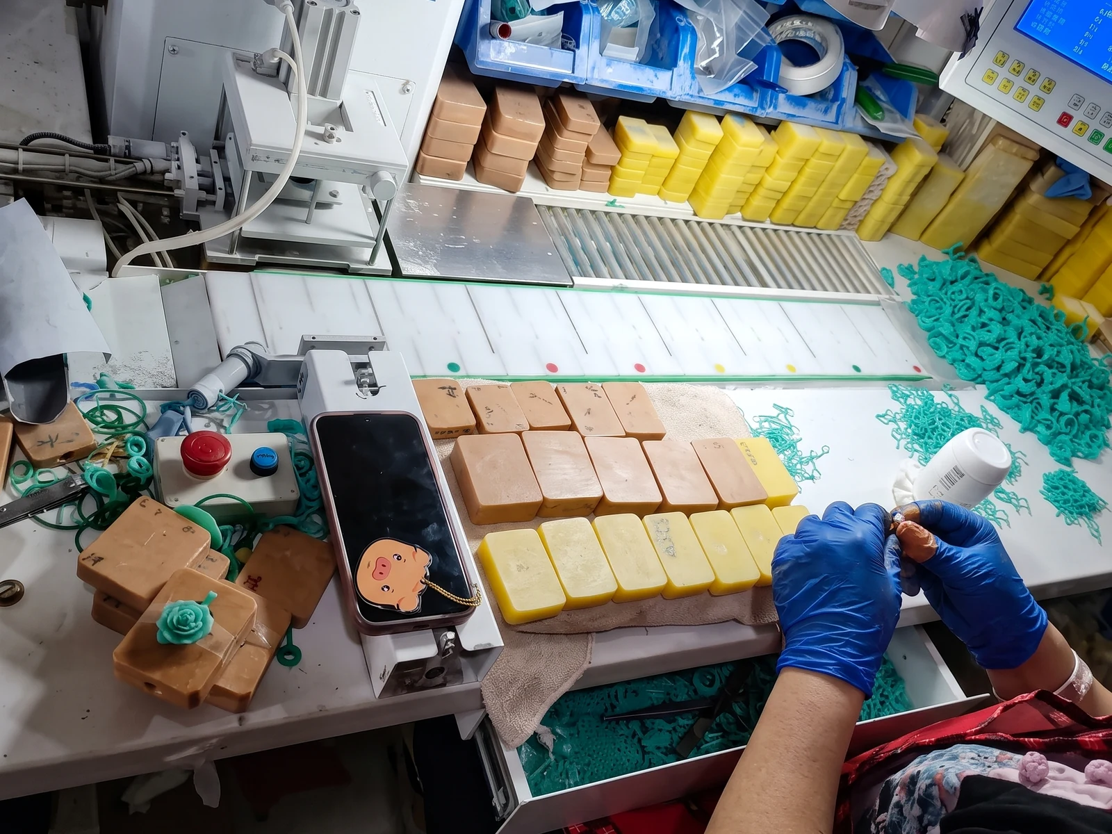 Haishaer resin jewelry factory production process step 1
