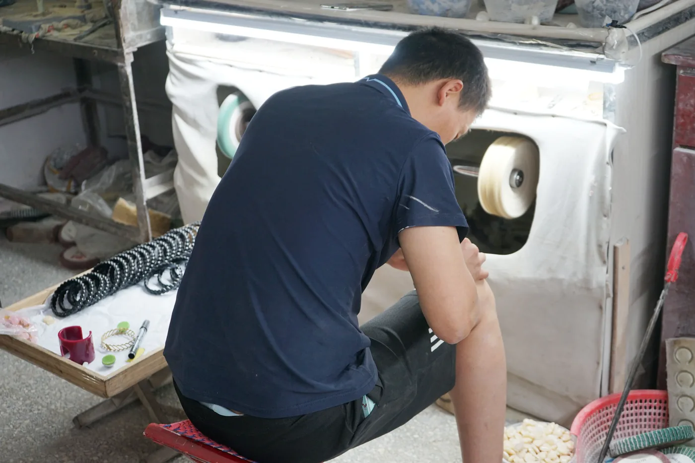 Haishaer resin jewelry factory production process step 7